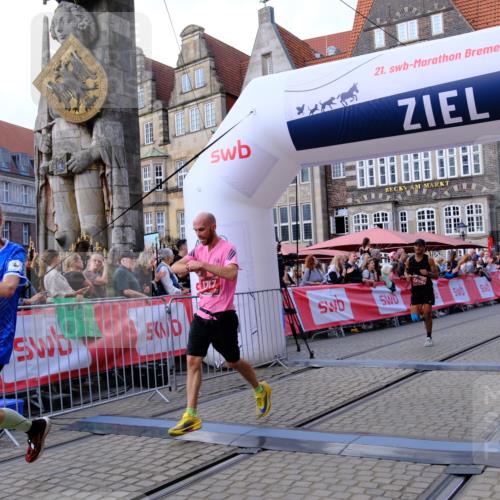 13.09.2026 - 21. swb-Marathon Bremen Tim E. http://msf.ph/oto/10361504 13.09.2026 12:59:04 Ziel 1576, 2049, 3624, 4847, 5672, 6929, 8065 meine-sportfotos.de