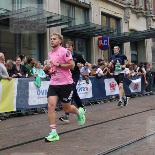 13.09.2026 - 21. swb-Marathon Bremen Strokosch-Dieckow http://msf.ph/oto/10361522 13.09.2026 13:36:12 Ziel 164, 372, 900, 1738, 1880, 2467, 2673, 2692, 2700, 2731, 2819, 2823, 3067, 3410, 3585, 3591, 3815, 4006, 4049, 4050, 4182, 4216, 4304, 4414, 4643, 4676, 5061, 5656, 5781, 6280, 6340, 6516, 6527, 6568, 6778, 7039, 7237, 7249, 7344, 7656, 7765, 7808, 7865, 8525, 8723, 8731, 8790, 8905, 9427, 9776, 9899, 10068, 10070, 13038, 563, 1072, 1867, 2339, 2565, 2931, 2949, 3026, 3056, 3224, 3291, 3454, 3489, 4016, 5026, 5157, 5276, 5381, 5816, 6159, 6874, 6982, 7036 meine-sportfotos.de