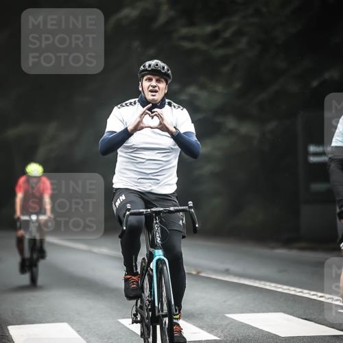 13.09.2026 - Stadtparktriathlon H.Heesch http://msf.ph/oto/10361529 13.09.2026 10:02:50 Radfahren 210, 223, 273 meine-sportfotos.de