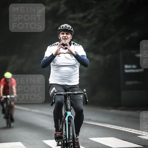 13.09.2026 - Stadtparktriathlon H.Heesch http://msf.ph/oto/10361534 13.09.2026 10:02:50 Radfahren 210, 223, 273 meine-sportfotos.de