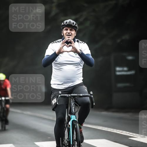 13.09.2026 - Stadtparktriathlon H.Heesch http://msf.ph/oto/10361537 13.09.2026 10:02:51 Radfahren 210, 223, 273 meine-sportfotos.de