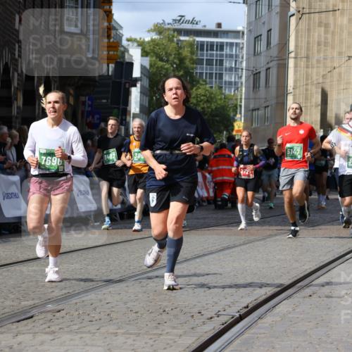 13.09.2026 - 21. swb-Marathon Bremen Strokosch-Dieckow http://msf.ph/oto/10361550 13.09.2026 13:34:14 Ziel 1656, 2727, 3389, 3522, 3790, 4554, 4613, 4658, 4874, 5063, 5156, 5341, 5513, 5563, 5587, 6151, 6508, 6509, 6623, 7047, 7126, 7303, 7354, 7431, 7832, 8025, 8512, 8641, 8910, 9068, 9128, 9342, 9344, 682, 784, 911, 1307, 2215, 3029, 3068, 3214, 3636, 3890, 4112, 4616, 5147, 5566, 5852, 6255, 7696, 7746, 7962, 9094, 9100, 9402, 9453, 9802, 13112 meine-sportfotos.de