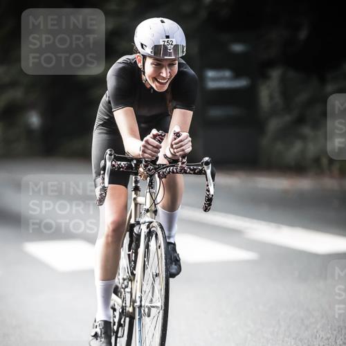 13.09.2026 - Stadtparktriathlon H.Heesch http://msf.ph/oto/10361573 13.09.2026 11:17:39 Radfahren 562, 660, 752, 814, 1797 meine-sportfotos.de
