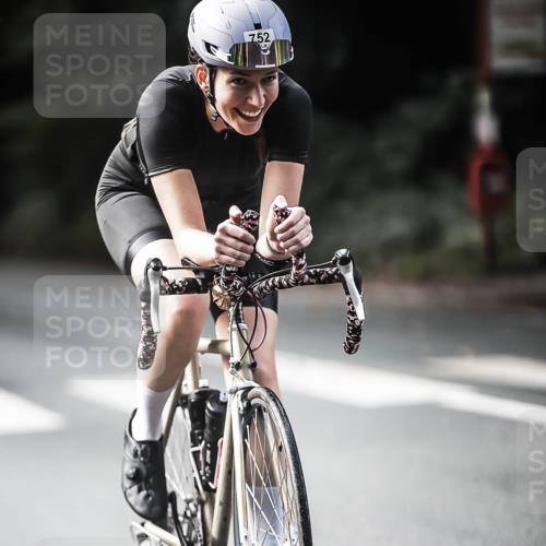 13.09.2026 - Stadtparktriathlon H.Heesch http://msf.ph/oto/10361587 13.09.2026 11:17:39 Radfahren 562, 660, 752, 814, 1797 meine-sportfotos.de