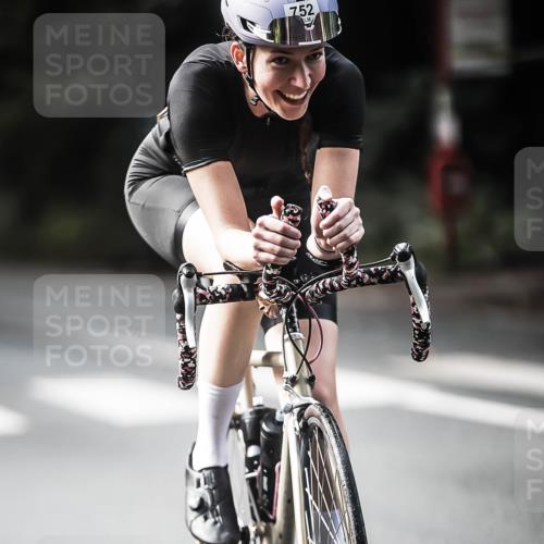 13.09.2026 - Stadtparktriathlon H.Heesch http://msf.ph/oto/10361590 13.09.2026 11:17:39 Radfahren 562, 660, 752, 814, 1797 meine-sportfotos.de