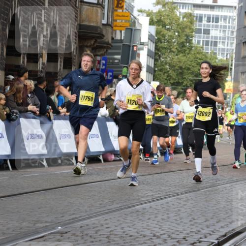 13.09.2026 - 21. swb-Marathon Bremen Strokosch-Dieckow http://msf.ph/oto/10361633 13.09.2026 10:58:27 Ziel 10249, 10494, 10530, 10543, 10559, 10604, 10673, 10750, 10798, 10826, 10828, 10903, 10914, 10931, 10932, 11120, 11131, 11136, 11295, 11332, 11388, 11420, 11752, 11863, 11884, 11952, 12017, 12386, 12387, 12441, 12482, 10878, 10879, 11030, 11189, 11384, 11743, 11955, 12180, 12237, 12320, 12499, 12505 meine-sportfotos.de