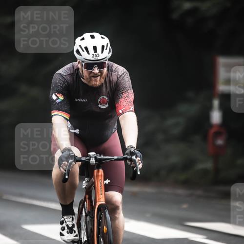 13.09.2026 - Stadtparktriathlon H.Heesch http://msf.ph/oto/10361642 13.09.2026 10:03:00 Radfahren 253, 254 meine-sportfotos.de