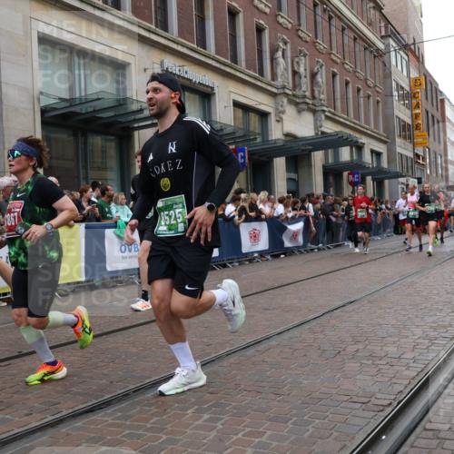 13.09.2026 - 21. swb-Marathon Bremen Strokosch-Dieckow http://msf.ph/oto/10361656 13.09.2026 13:36:14 Ziel 164, 372, 900, 1738, 1880, 2467, 2673, 2692, 2700, 2731, 2819, 2823, 3067, 3410, 3585, 3591, 3815, 4006, 4049, 4050, 4182, 4216, 4304, 4414, 4643, 4676, 4892, 5061, 5656, 5781, 6280, 6340, 6516, 6527, 6568, 7039, 7229, 7237, 7249, 7344, 7656, 7765, 7808, 8525, 8723, 8790, 8905, 9427, 9776, 9899, 10068, 10070, 13038, 563, 1072, 1867, 2339, 2565, 2931, 2949, 3026, 3056, 3224, 3291, 3454, 3489, 4016, 5026, 5276, 5816, 6159, 6874, 6982, 7036 meine-sportfotos.de
