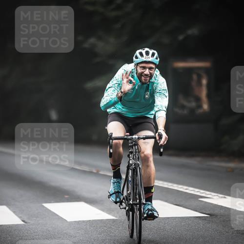 13.09.2026 - Stadtparktriathlon H.Heesch http://msf.ph/oto/10361661 13.09.2026 10:03:01 Radfahren 253, 254 meine-sportfotos.de