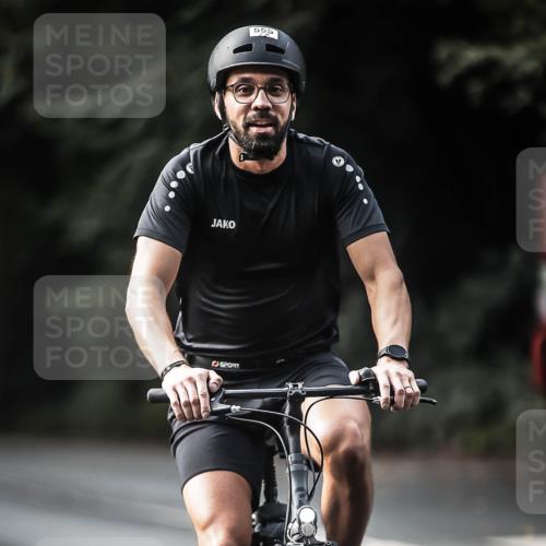 13.09.2026 - Stadtparktriathlon H.Heesch http://msf.ph/oto/10361702 13.09.2026 11:17:51 Radfahren 555, 655, 766, 810, 1798 meine-sportfotos.de