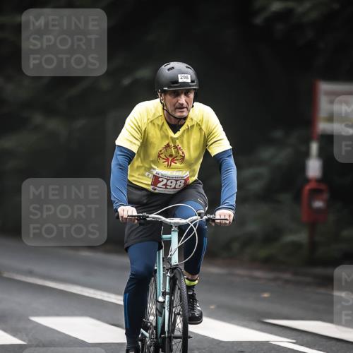 13.09.2026 - Stadtparktriathlon H.Heesch http://msf.ph/oto/10361713 13.09.2026 10:03:08 Radfahren 298, 330, 334 meine-sportfotos.de