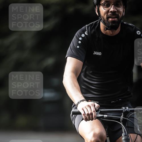 13.09.2026 - Stadtparktriathlon H.Heesch http://msf.ph/oto/10361719 13.09.2026 11:17:51 Radfahren 555, 655, 766, 810, 1798 meine-sportfotos.de