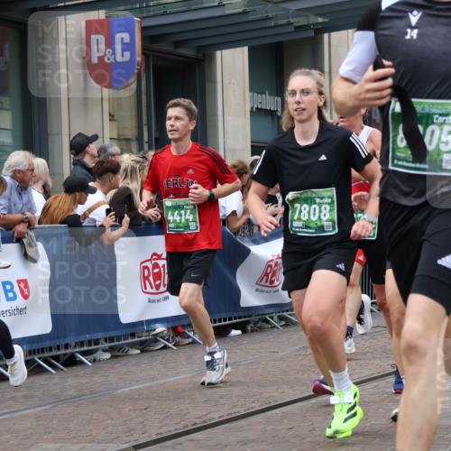 13.09.2026 - 21. swb-Marathon Bremen Strokosch-Dieckow http://msf.ph/oto/10361729 13.09.2026 13:36:16 Ziel 164, 372, 900, 1738, 1880, 1936, 2467, 2673, 2692, 2700, 2731, 2819, 2823, 3067, 3410, 3585, 3815, 4006, 4049, 4050, 4182, 4216, 4304, 4414, 4676, 4892, 5061, 5656, 5781, 5823, 6050, 6280, 6340, 6516, 6527, 6568, 7039, 7229, 7237, 7249, 7344, 7656, 7765, 7808, 8525, 8723, 8790, 8905, 9427, 9658, 9776, 9807, 9899, 10068, 10070, 563, 1072, 1867, 2339, 2565, 2931, 2949, 3026, 3224, 3291, 3454, 3489, 4016, 5026, 5276, 5816, 6159, 6874, 6982 meine-sportfotos.de
