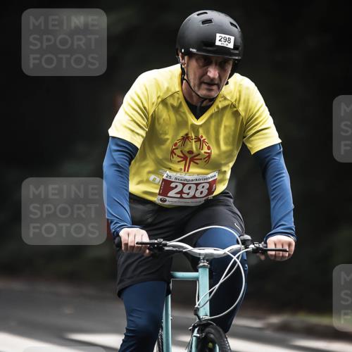 13.09.2026 - Stadtparktriathlon H.Heesch http://msf.ph/oto/10361736 13.09.2026 10:03:09 Radfahren 298, 330, 334 meine-sportfotos.de