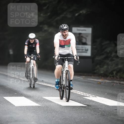13.09.2026 - Stadtparktriathlon H.Heesch http://msf.ph/oto/10361741 13.09.2026 10:03:13 Radfahren 298, 330, 334 meine-sportfotos.de