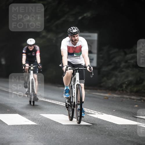 13.09.2026 - Stadtparktriathlon H.Heesch http://msf.ph/oto/10361748 13.09.2026 10:03:13 Radfahren 298, 330, 334 meine-sportfotos.de