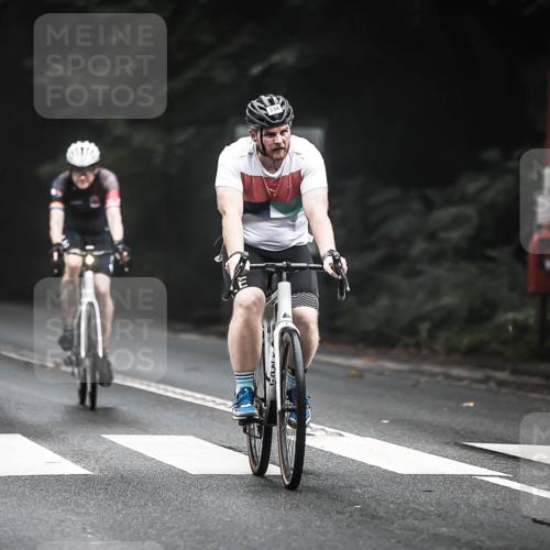 13.09.2026 - Stadtparktriathlon H.Heesch http://msf.ph/oto/10361756 13.09.2026 10:03:13 Radfahren 298, 330, 334 meine-sportfotos.de