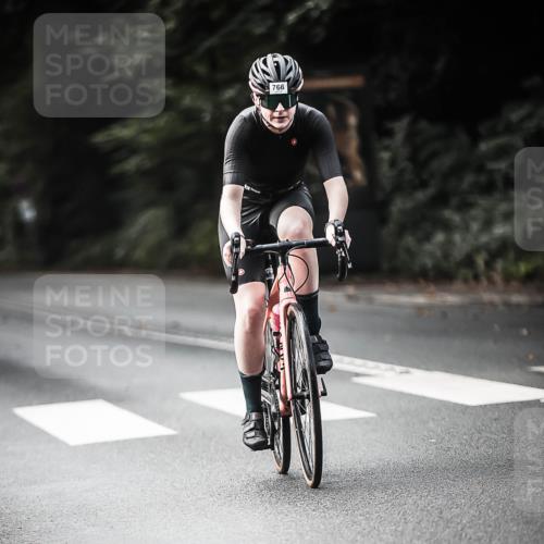 13.09.2026 - Stadtparktriathlon H.Heesch http://msf.ph/oto/10361760 13.09.2026 11:17:55 Radfahren 555, 655, 703, 766, 810, 1798 meine-sportfotos.de