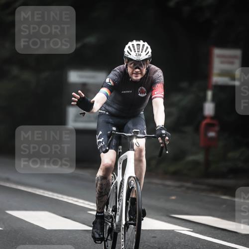 13.09.2026 - Stadtparktriathlon H.Heesch http://msf.ph/oto/10361770 13.09.2026 10:03:15 Radfahren 330, 334, 335 meine-sportfotos.de