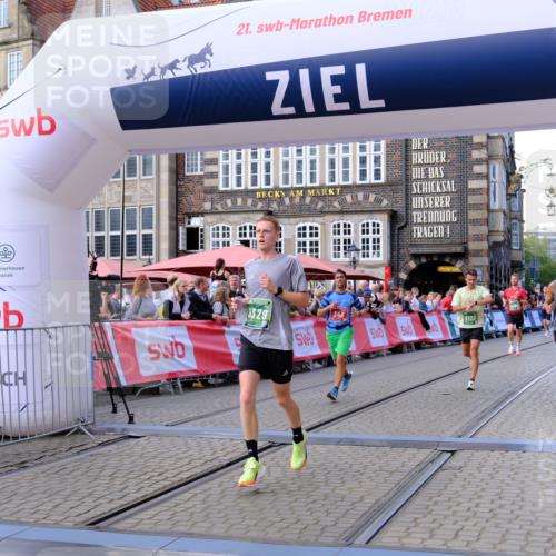 13.09.2026 - 21. swb-Marathon Bremen Tim E. http://msf.ph/oto/10361775 13.09.2026 12:59:21 Ziel 1118, 1508, 3584, 3624, 3688, 4399, 4847, 6991, 8065, 8994, 9120, 9329 meine-sportfotos.de