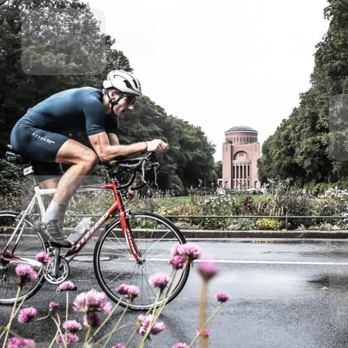 13.09.2026 - Stadtparktriathlon H.Heesch http://msf.ph/oto/10361779 13.09.2026 12:19:48 Radfahren 980, 1037, 1077 meine-sportfotos.de