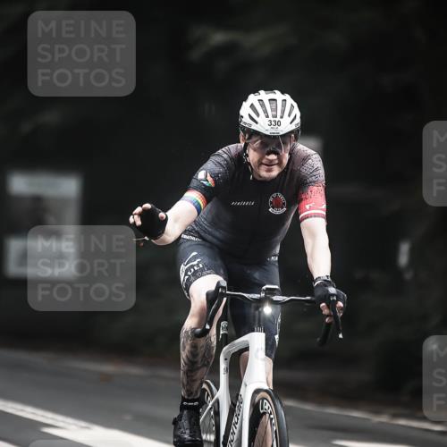 13.09.2026 - Stadtparktriathlon H.Heesch http://msf.ph/oto/10361784 13.09.2026 10:03:15 Radfahren 330, 334, 335 meine-sportfotos.de