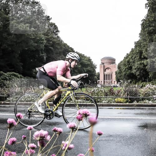 13.09.2026 - Stadtparktriathlon H.Heesch http://msf.ph/oto/10361785 13.09.2026 12:19:48 Radfahren 980, 1037, 1077 meine-sportfotos.de