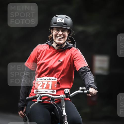 13.09.2026 - Stadtparktriathlon H.Heesch http://msf.ph/oto/10361804 13.09.2026 10:03:19 Radfahren 255, 270, 302, 330, 334, 335 meine-sportfotos.de