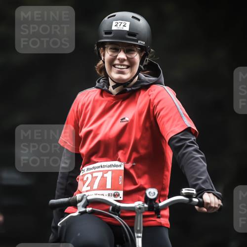 13.09.2026 - Stadtparktriathlon H.Heesch http://msf.ph/oto/10361820 13.09.2026 10:03:19 Radfahren 255, 270, 302, 330, 334, 335 meine-sportfotos.de