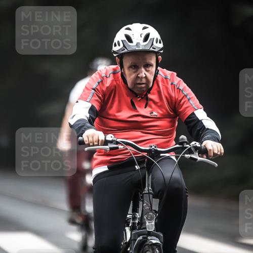 13.09.2026 - Stadtparktriathlon H.Heesch http://msf.ph/oto/10361826 13.09.2026 10:03:21 Radfahren 255, 270, 302, 335 meine-sportfotos.de