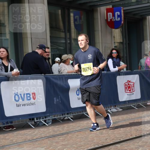 13.09.2026 - 21. swb-Marathon Bremen Strokosch-Dieckow http://msf.ph/oto/10361846 13.09.2026 11:22:32 Ziel 11574, 12083, 10710, 10968, 11423, 11579, 12444 meine-sportfotos.de