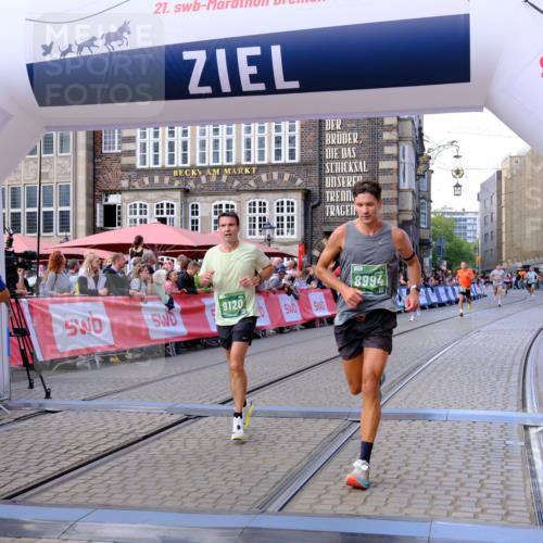 13.09.2026 - 21. swb-Marathon Bremen Tim E. http://msf.ph/oto/10361857 13.09.2026 12:59:23 Ziel 1118, 1508, 1751, 1993, 3584, 3688, 4399, 4847, 6991, 8383, 8994, 9120, 9329 meine-sportfotos.de