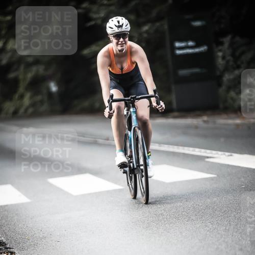 13.09.2026 - Stadtparktriathlon H.Heesch http://msf.ph/oto/10361879 13.09.2026 11:18:06 Radfahren 683, 703, 818 meine-sportfotos.de