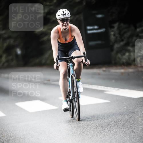 13.09.2026 - Stadtparktriathlon H.Heesch http://msf.ph/oto/10361882 13.09.2026 11:18:06 Radfahren 683, 703, 818 meine-sportfotos.de
