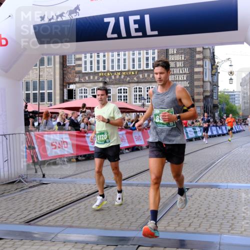 13.09.2026 - 21. swb-Marathon Bremen Tim E. http://msf.ph/oto/10361885 13.09.2026 12:59:23 Ziel 1118, 1508, 1751, 1993, 3584, 3688, 4399, 4847, 6991, 8383, 8994, 9120, 9329 meine-sportfotos.de