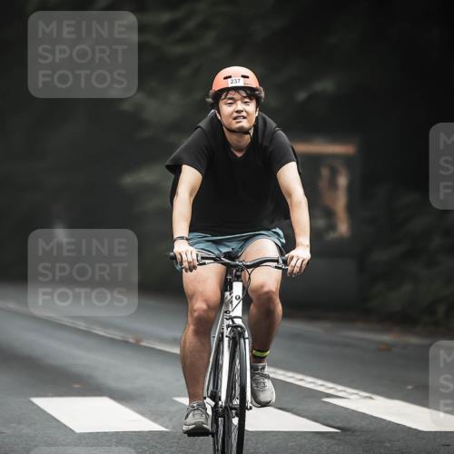 13.09.2026 - Stadtparktriathlon H.Heesch http://msf.ph/oto/10361894 13.09.2026 10:03:29 Radfahren 237, 302 meine-sportfotos.de