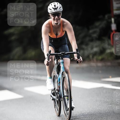 13.09.2026 - Stadtparktriathlon H.Heesch http://msf.ph/oto/10361899 13.09.2026 11:18:07 Radfahren 683, 703, 818 meine-sportfotos.de