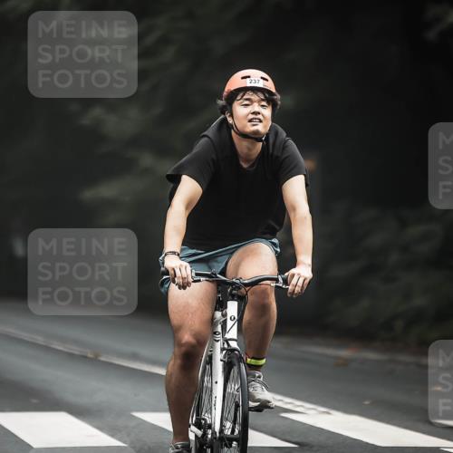 13.09.2026 - Stadtparktriathlon H.Heesch http://msf.ph/oto/10361900 13.09.2026 10:03:29 Radfahren 237, 302 meine-sportfotos.de