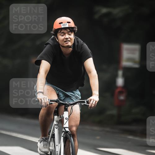 13.09.2026 - Stadtparktriathlon H.Heesch http://msf.ph/oto/10361909 13.09.2026 10:03:30 Radfahren 237, 302 meine-sportfotos.de