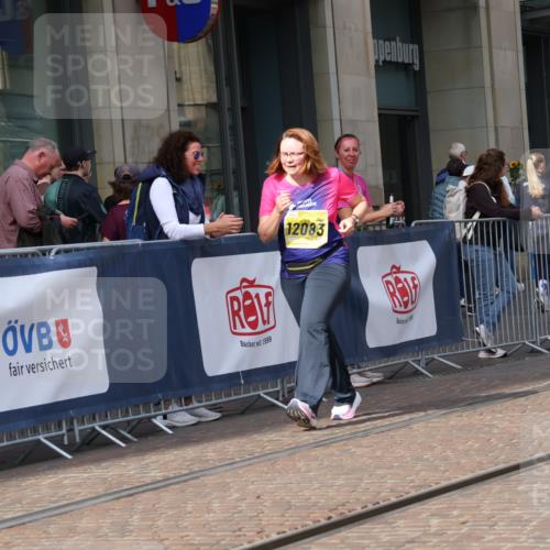 13.09.2026 - 21. swb-Marathon Bremen Strokosch-Dieckow http://msf.ph/oto/10361926 13.09.2026 11:22:42 Ziel 12083, 10710, 10968, 11423, 11574, 11579, 12444 meine-sportfotos.de