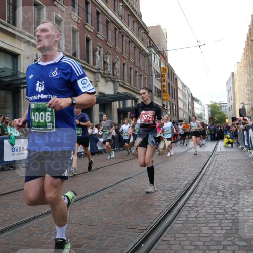 13.09.2026 - 21. swb-Marathon Bremen Strokosch-Dieckow http://msf.ph/oto/10361955 13.09.2026 13:36:20 Ziel 164, 372, 813, 843, 900, 1738, 1880, 1936, 2467, 2673, 2692, 2700, 2731, 2819, 2823, 3067, 3585, 3635, 3815, 3998, 4006, 4050, 4182, 4216, 4304, 4335, 4414, 4676, 4892, 5061, 5447, 5656, 5781, 5823, 6050, 6280, 6340, 6516, 6527, 6568, 6966, 7039, 7229, 7237, 7249, 7344, 7640, 7656, 7765, 7808, 8525, 8685, 8723, 8790, 8905, 9658, 9776, 9807, 9899, 10068, 10070, 563, 1072, 1867, 2339, 2692, 2931, 2949, 3026, 3224, 3291, 3489, 6982 meine-sportfotos.de