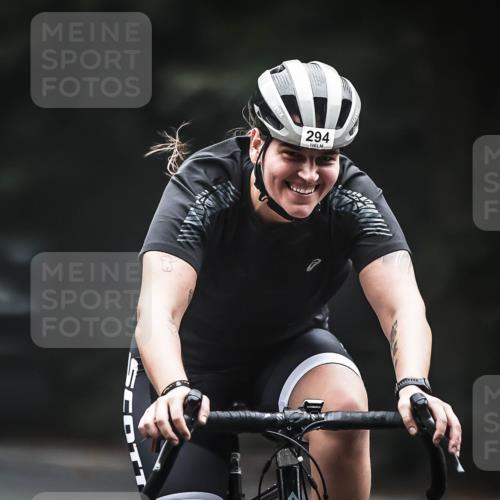 13.09.2026 - Stadtparktriathlon H.Heesch http://msf.ph/oto/10361961 13.09.2026 10:03:47 Radfahren 268, 294, 303 meine-sportfotos.de