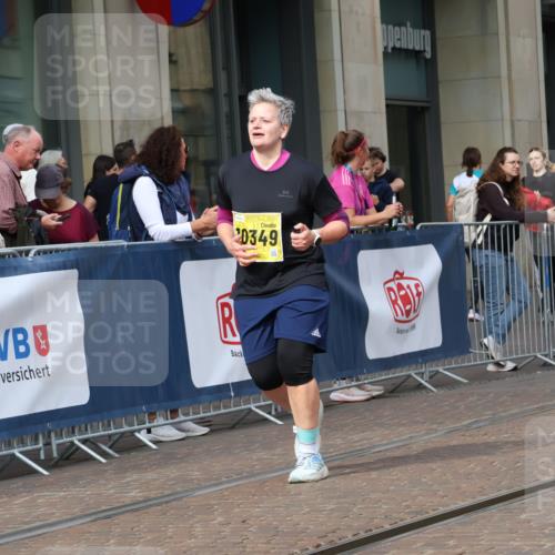 13.09.2026 - 21. swb-Marathon Bremen Strokosch-Dieckow http://msf.ph/oto/10361977 13.09.2026 11:22:57 Ziel 10349, 10754, 10925, 11266, 11663, 12340, 11574, 12083 meine-sportfotos.de
