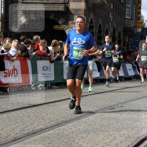 13.09.2026 - 21. swb-Marathon Bremen Strokosch-Dieckow http://msf.ph/oto/10361981 13.09.2026 13:34:22 Ziel 1364, 1656, 2355, 2464, 2727, 3162, 3389, 3522, 3632, 3790, 3984, 4613, 5341, 5489, 5563, 5587, 5768, 6090, 6151, 6350, 6405, 6509, 6623, 7047, 7113, 7303, 7354, 7431, 7897, 7988, 8025, 8512, 8641, 8910, 10058, 13118, 682, 784, 809, 1307, 1395, 1871, 2215, 3029, 3052, 3058, 3318, 3388, 3409, 3890, 4537, 4616, 5488, 5566, 5760, 5852, 6255, 7168, 7746, 7833, 7962, 8381, 8453, 9751, 9802, 13112 meine-sportfotos.de