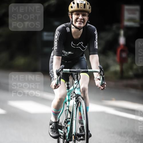 13.09.2026 - Stadtparktriathlon H.Heesch http://msf.ph/oto/10362004 13.09.2026 11:18:18 Radfahren 683, 746, 798, 801 meine-sportfotos.de