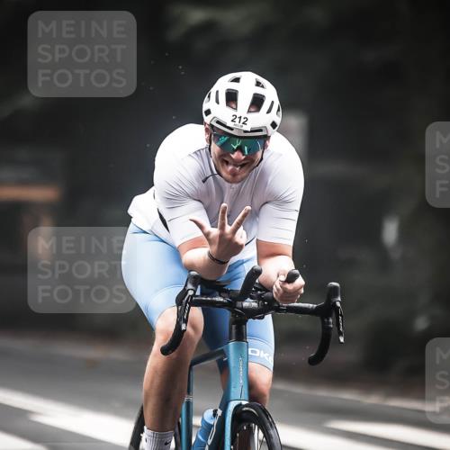 13.09.2026 - Stadtparktriathlon H.Heesch http://msf.ph/oto/10362029 13.09.2026 10:03:58 Radfahren 212 meine-sportfotos.de