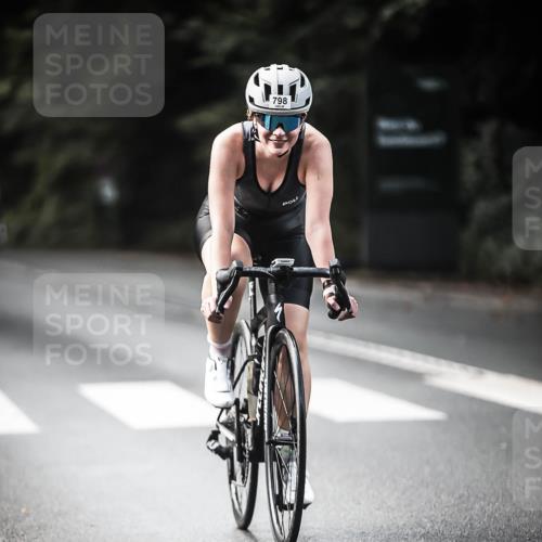 13.09.2026 - Stadtparktriathlon H.Heesch http://msf.ph/oto/10362030 13.09.2026 11:18:20 Radfahren 746, 798, 801 meine-sportfotos.de