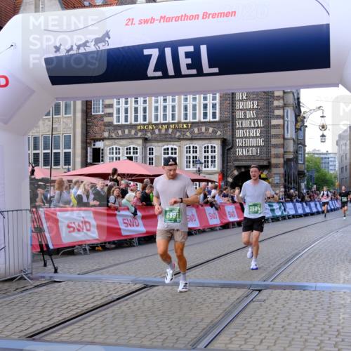 13.09.2026 - 21. swb-Marathon Bremen Tim E. http://msf.ph/oto/10362050 13.09.2026 12:59:31 Ziel 658, 1248, 1508, 1751, 1800, 1993, 2651, 3584, 3688, 4096, 4399, 6991, 8383, 9533 meine-sportfotos.de