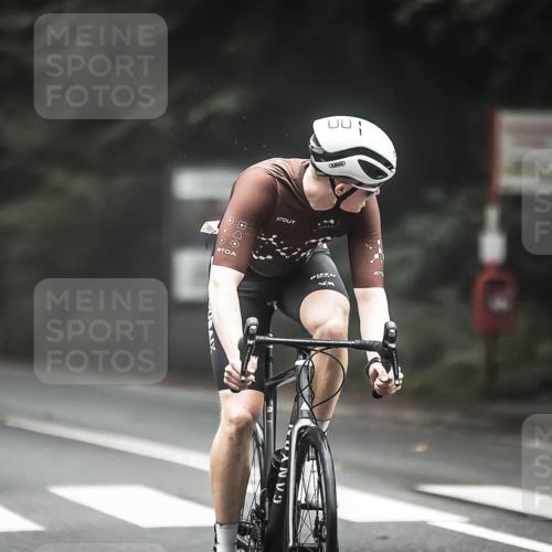 13.09.2026 - Stadtparktriathlon H.Heesch http://msf.ph/oto/10362059 13.09.2026 10:04:08 Radfahren 215, 230, 297, 305 meine-sportfotos.de
