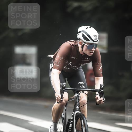 13.09.2026 - Stadtparktriathlon H.Heesch http://msf.ph/oto/10362065 13.09.2026 10:04:08 Radfahren 215, 230, 297, 305 meine-sportfotos.de